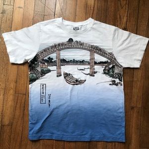 Uniqlo Hokusai Blue bridge print tee